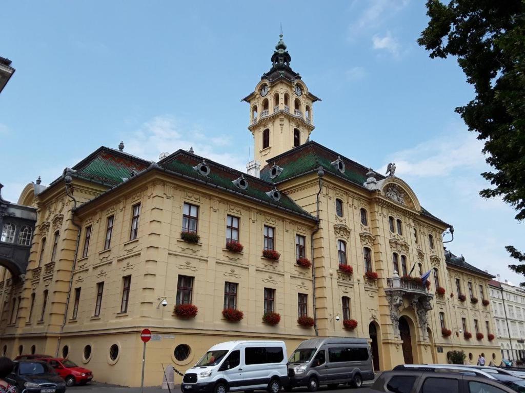 Tomka Apartman Szeged Eksteriør billede